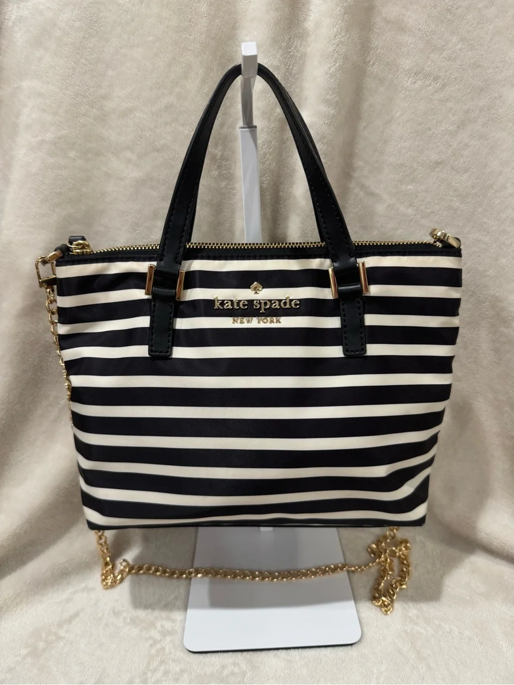 kate spade Watson Lane Lucie Small Crossbody with Gold Chain